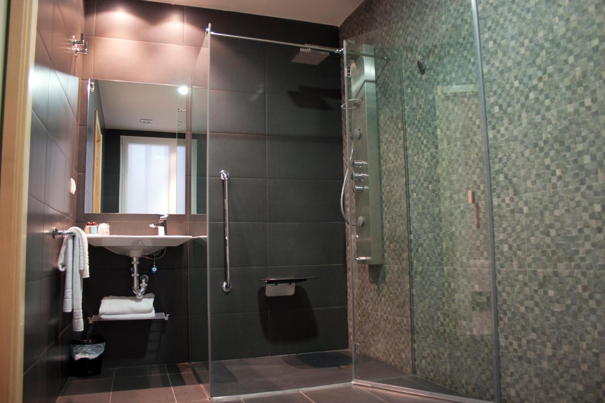 Pension C7 San Sebastián Esterno foto