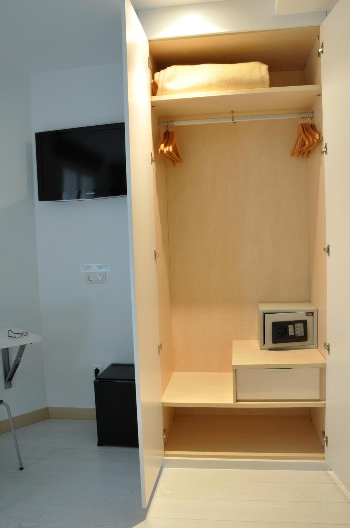 Pension C7 San Sebastián Esterno foto
